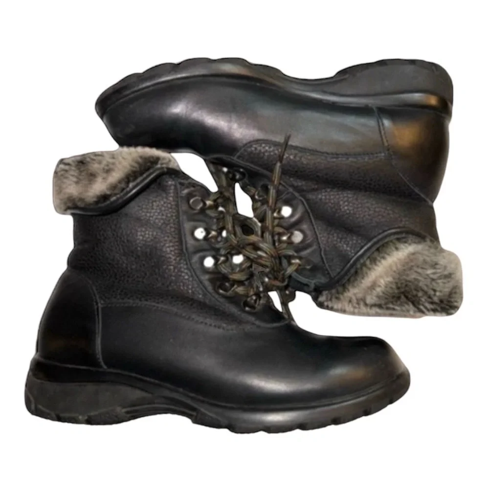 TOE WARMERS MADE IN CANADA women’s genuine leather black fur lined ankle boots